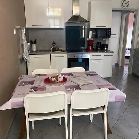 Les Palmiers Apartment *